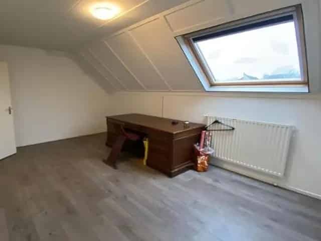 Huis te huur Enschede: 3 slaapkamers, tuin en parkeren