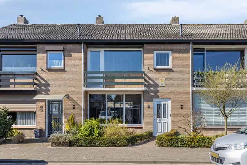 Huis te koop Vlijmen 4 slaapkamers ruime tuin