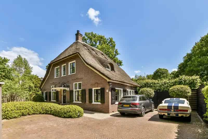 Luxe Villa te Koop in Laren - 5 Slaapkamers, Guesthouse, Jacuzzi