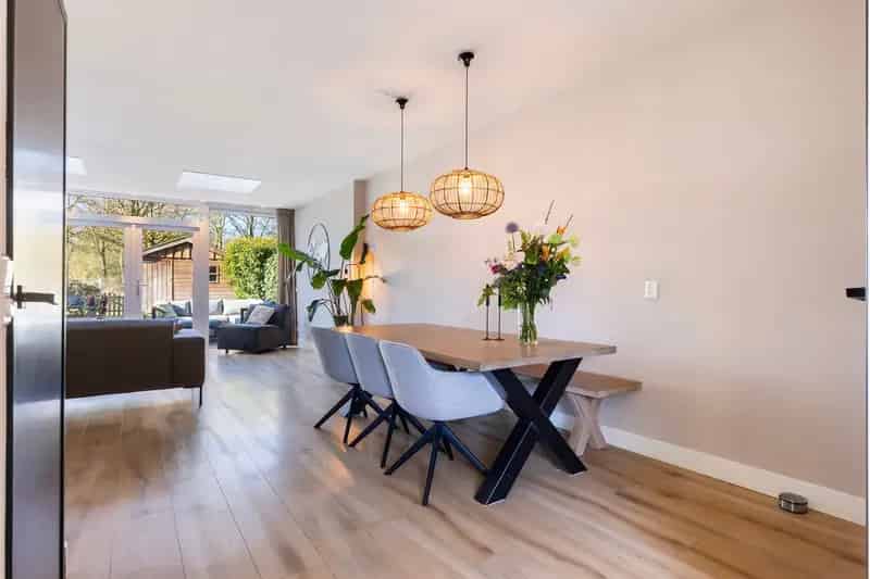 Ruime Tussenwoning 5 Slaapkamers Apeldoorn De Maten Hoeve