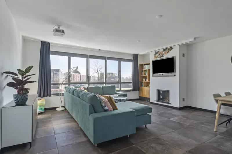 Waterwoning Almere: Ruimte, Licht en Privacy nabij Voorzieningen