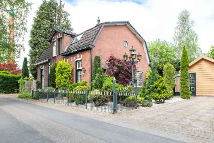 Huis te koop Apeldoorn: Sfeervolle 2-onder-1-kapwoning nabij centrum