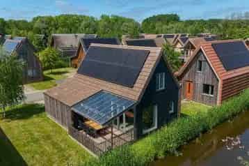Luxe 6-Persoons Recreatiewoning te Koop aan het Water