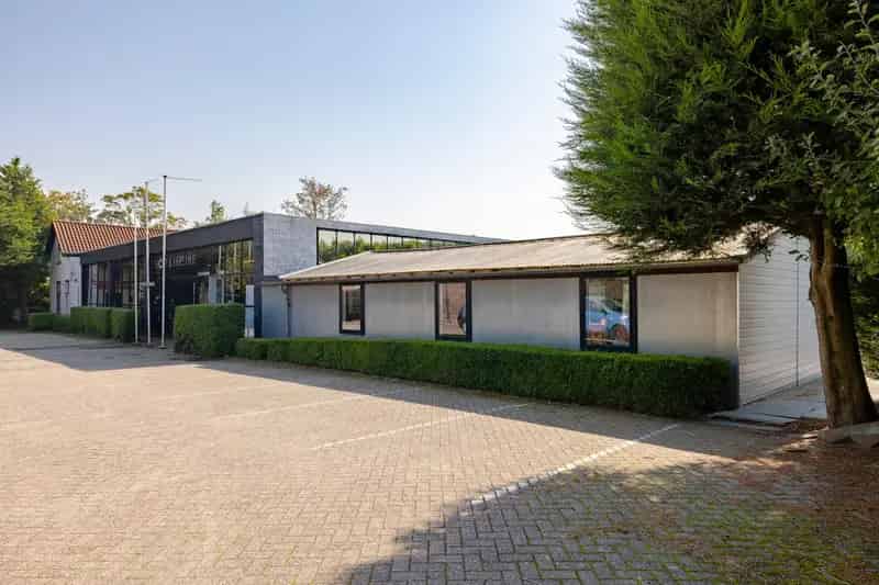 Bedrijfshal Haarlem 727m² te huur: Sportschool Showroom Kantoor