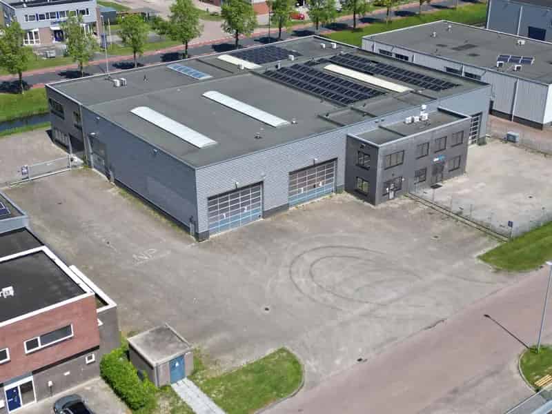 Beleggingspand Zwaag: bedrijfshal 600m² en kantoor 100m²