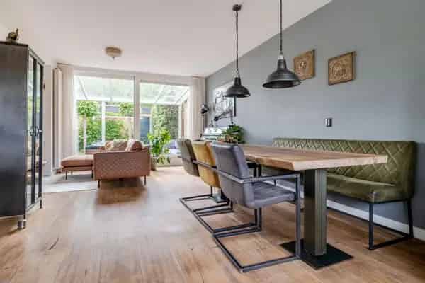 Luxe gezinswoning 5 slaapkamers 2 badkamers serre 18 zonnepanelen