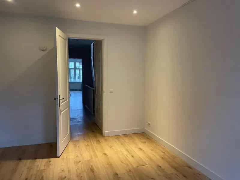 85m2 appartement Den Haag Balkon Goede staat Nabij winkels