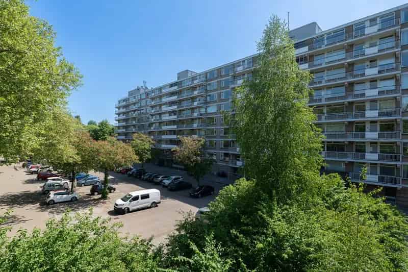 Appartement te koop Rotterdam Ommoord: 3-kamer, gelijkvloers, balkon, eigen grond