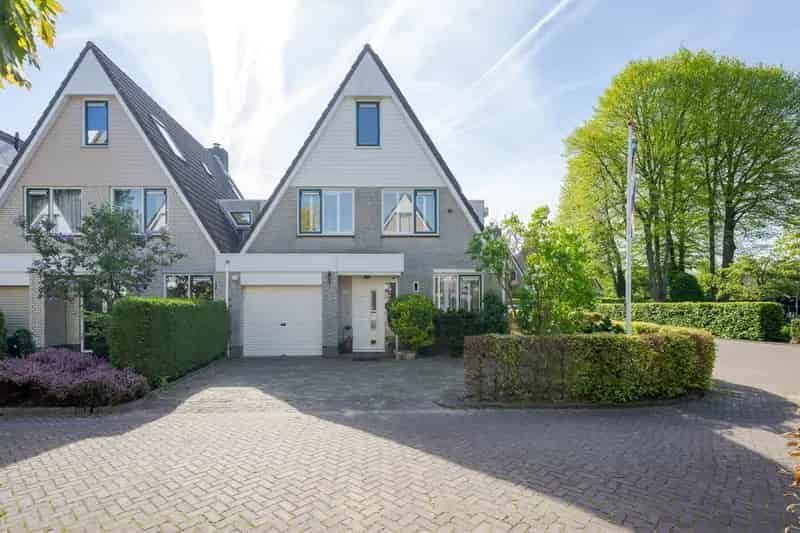 Herenhuis Voorschoten 5 slaapkamers 2 badkamers garage tuin