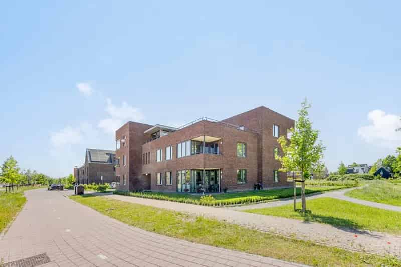 Luxe Appartement 2023 te Koop: Instapklaar, 2 slaapkamers, Balkon