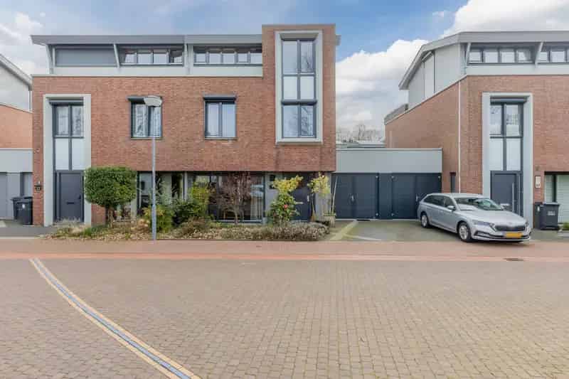 2-onder-1 Kapwoning Zonneveld 4 slaapkamers Garage Dakterras 13 Zonnepanelen