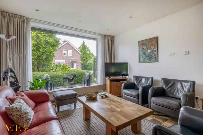 Vrijstaande woning met slaapkamer en badkamer op begane grond