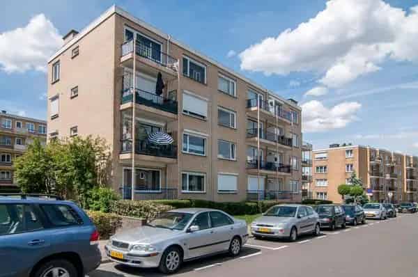 Ruim appartement met lift en berging nabij A2 en A76