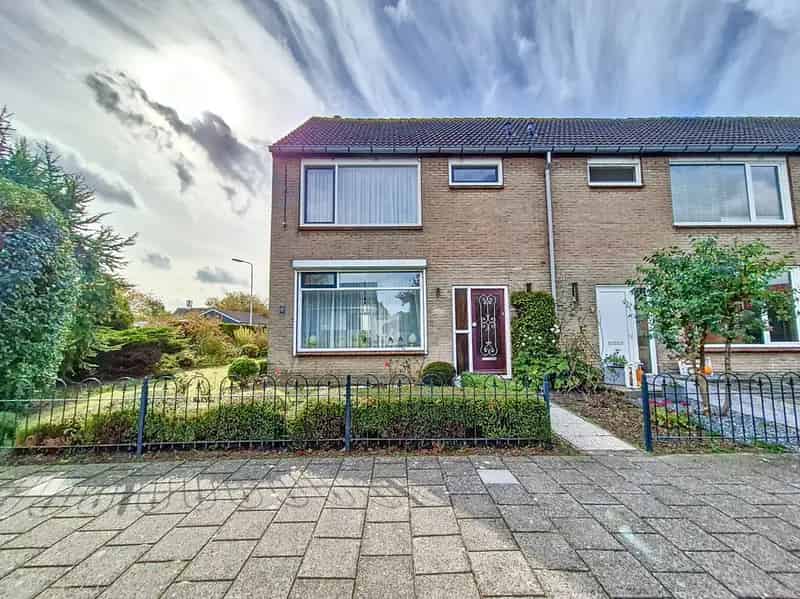 Hoekwoning Breskens 121m² 4 slaapkamers Garage Tuin Zuidwesten