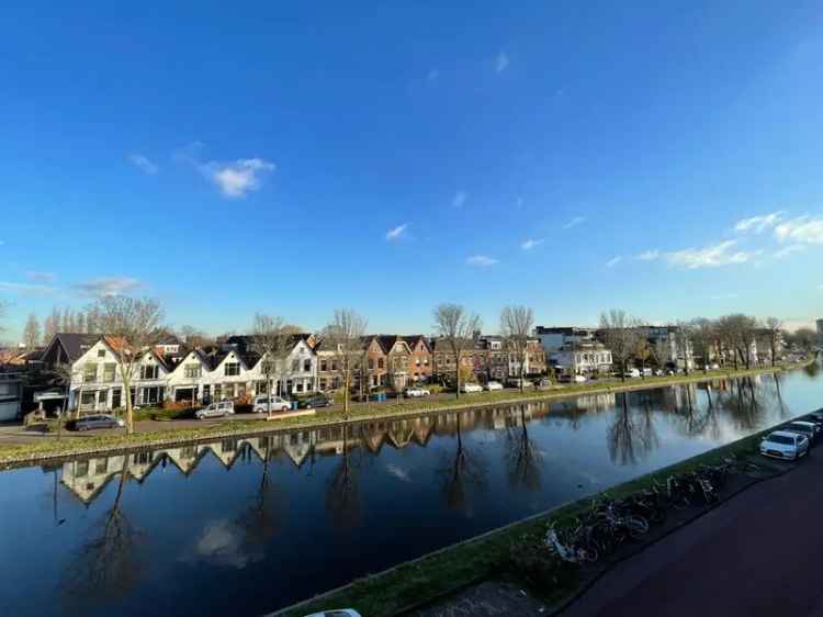 Licht bovenhuis Schiekanaal Delft 3 slaapkamers 110m2