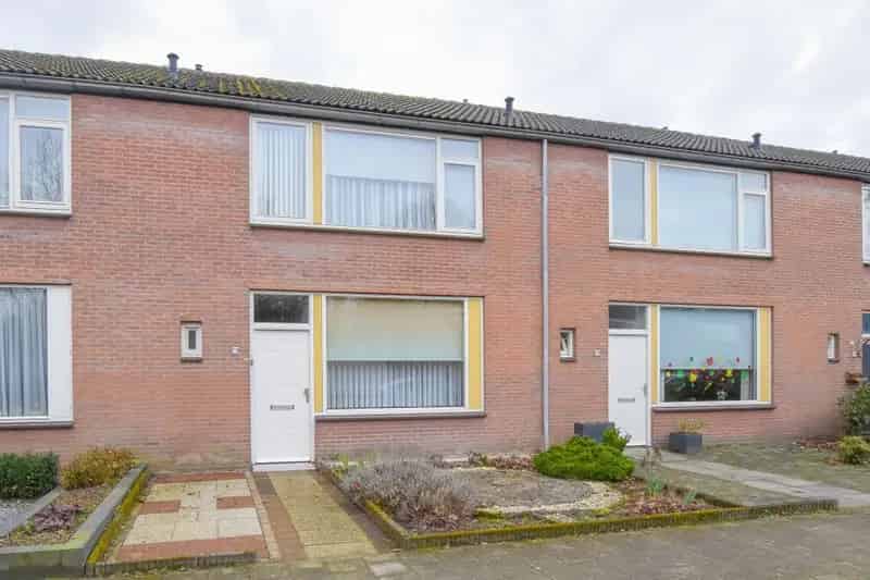 Tussenwoning 3 slaapkamers zonnige tuin 8 zonnepanelen energielabel B