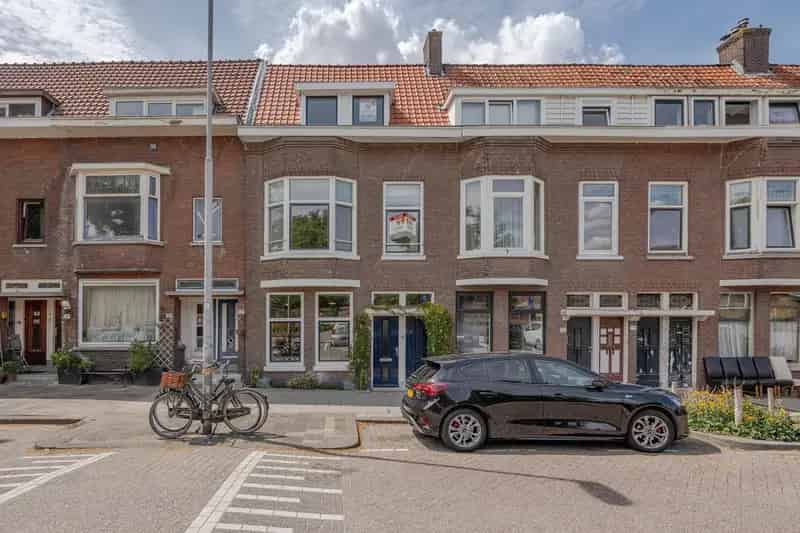 Jaren 30 woning te Oud Charlois 5 slaapkamers luxe keuken grote tuin