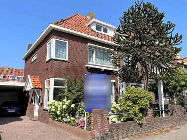 Halfvrijstaand Herenhuis Eindhoven 4 slaapkamers Nieuwe Badkamer