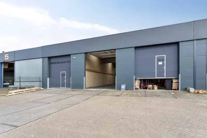 Bedrijfshal te Huur Weesp 280m2 Kantoorruimte Energielabel A++