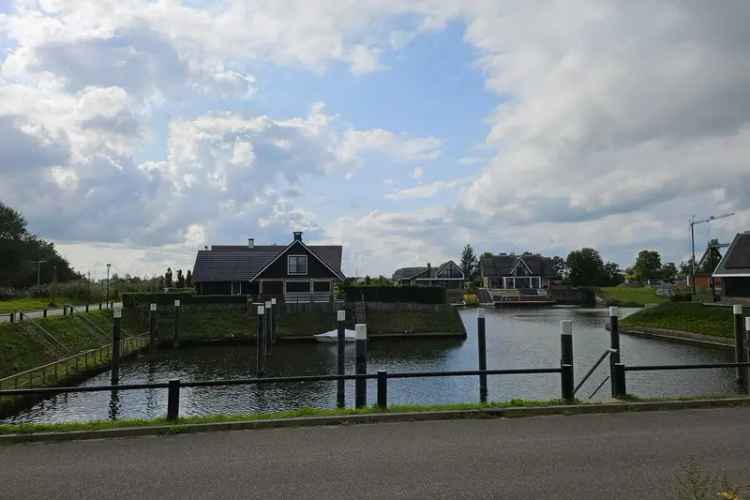 Bouwgrond te koop: Waterfront 24 4264 AA Veen 
