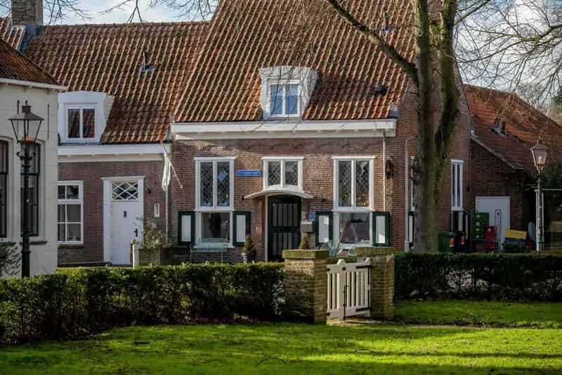 Familiehotel te koop Biggekerke 6 kamers lunchcafe instapklaar