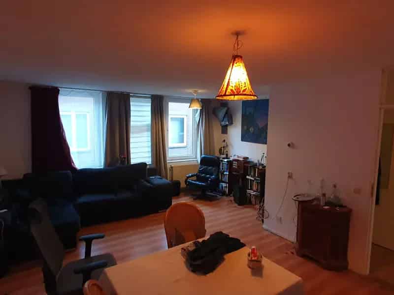 Kamer Centrum: Opklapbed, Bureau, Frans Balkon