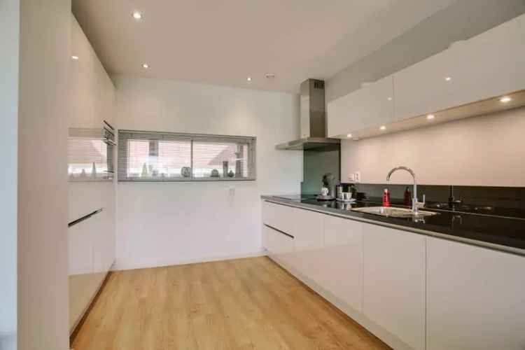 Appartement te koop Naaldwijk Centrum 2 slaapkamers balkon parkeerplaats
