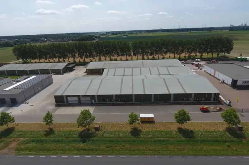 Bedrijfshal te Huur Axel 8500m² Opslagruimte Laaddocks