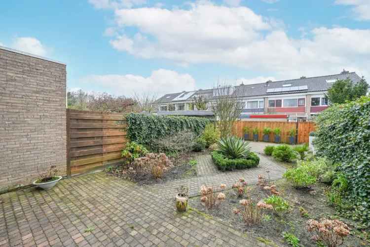 Huis te Koop Hoek van Holland Ruime Tussenwoning met Potentie