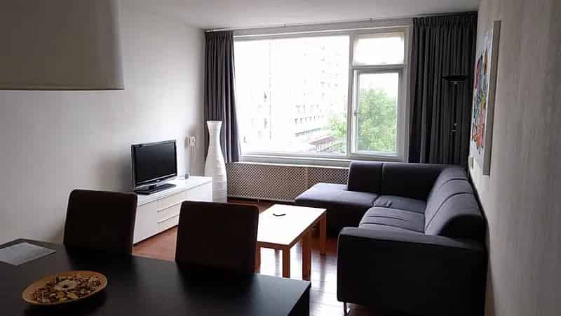 Kamer Osdorp: Gemeubileerd appartement, vanaf 24 juli