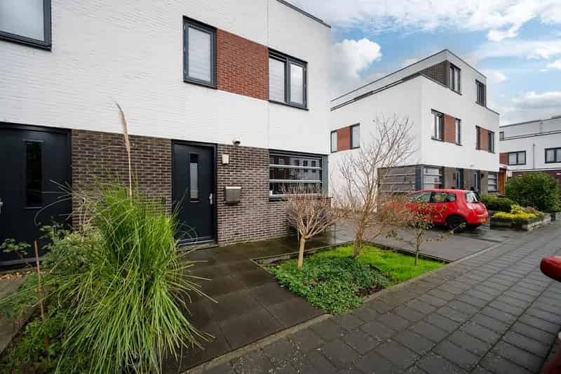 2-onder-1-kapwoning Almere Buiten 4 slaapkamers garage tuin dakterras