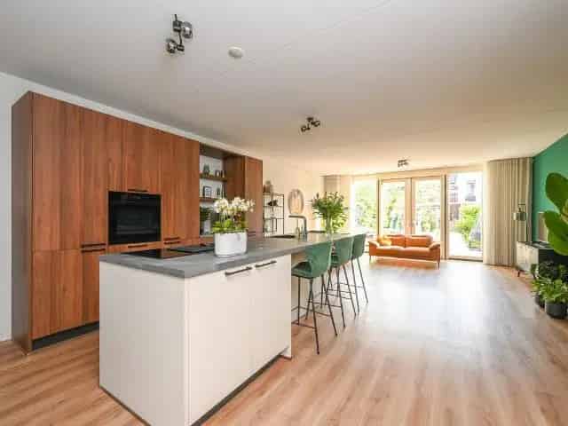 Ruime Tussenwoning Zevenwoudenlaan met Tuin aan het Water