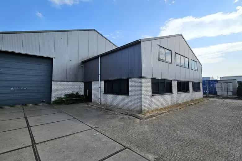 Bedrijfsruimte 980m2 te koop Almere - Uitstekende bereikbaarheid