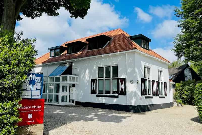 Kantoorruimte Laren te huur 100m2  -  Stijlvol pand met parkeren
