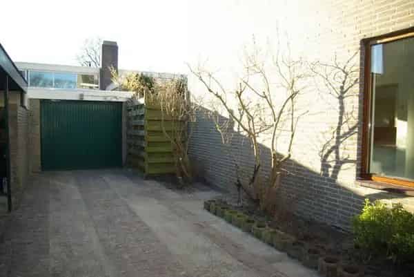 Ruime 6 kamer hoekwoning te Oegstgeest met 5 slaapkamers