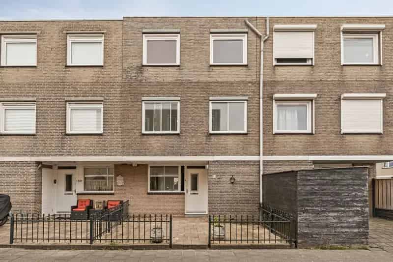 Royale Eengezinswoning Zaandam Westerwatering Dakterras Dubbele Tuin