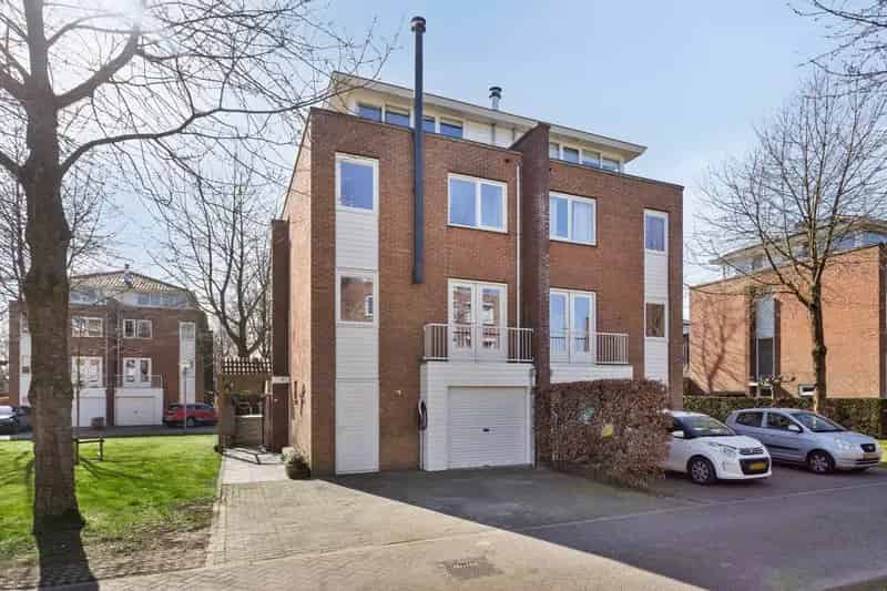 Moderne Torenwoning Heteren 4 slaapkamers Garage Tuin