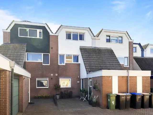 4 Slaapkamers Grote Tuin Garage Julianadorp