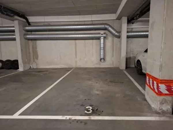 4 Parkeerplaatsen Rotterdam West Te Koop