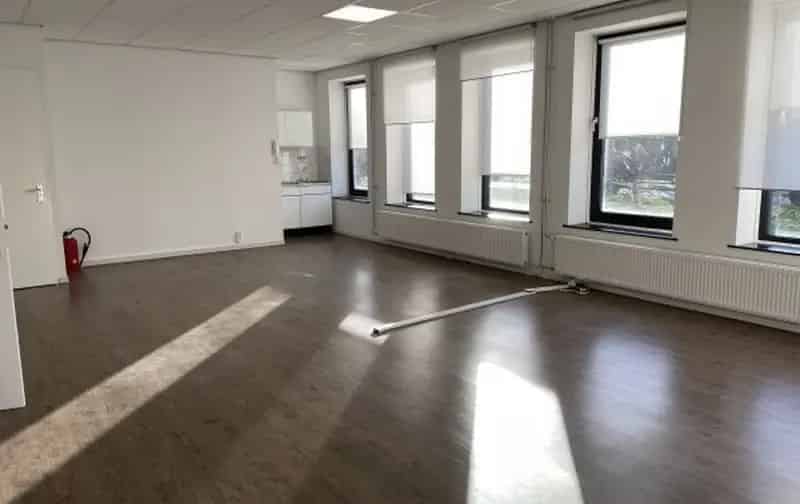 Kantoorruimte huren Alkmaar 108m2 showroom praktijk