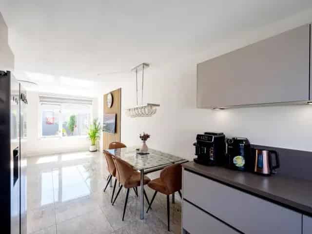 Ruime woning te huur Almere Filmwijk 4 slaapkamers luxe keuken