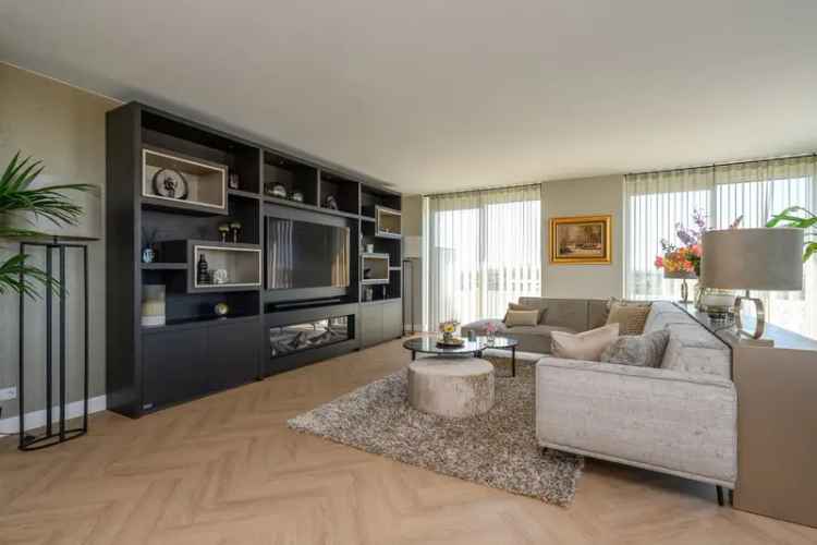 Luxe Penthouse te Koop in Naaldwijk - 3 slaapkamers, 2 badkamers, ruim terras