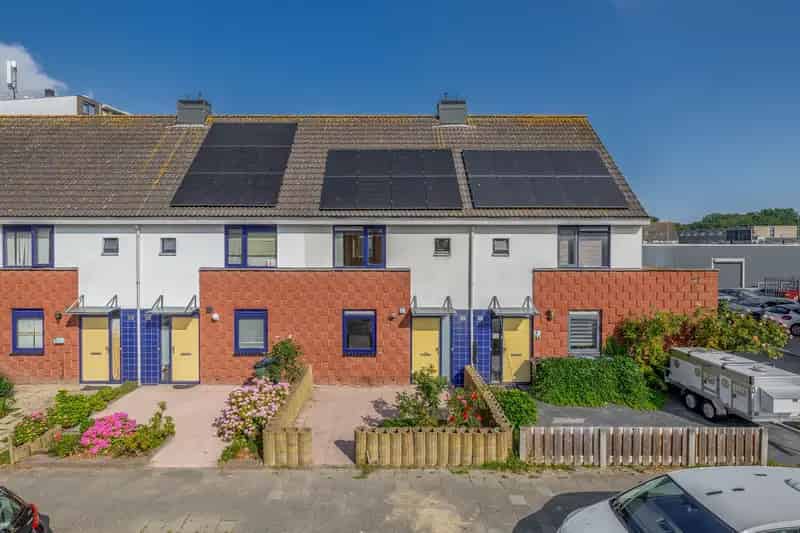 Ruime gezinswoning Hoogvliet 127m2 Energielabel A 8 zonnepanelen