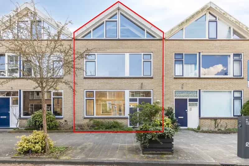 Ruime gezinswoning 6 slaapkamers Meerwijk Haarlem
