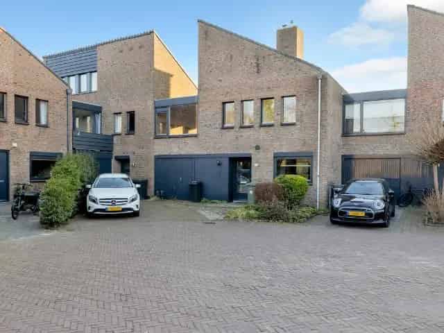 Ruime geschakelde villa 5 slaapkamers zonnige tuin Heemstede