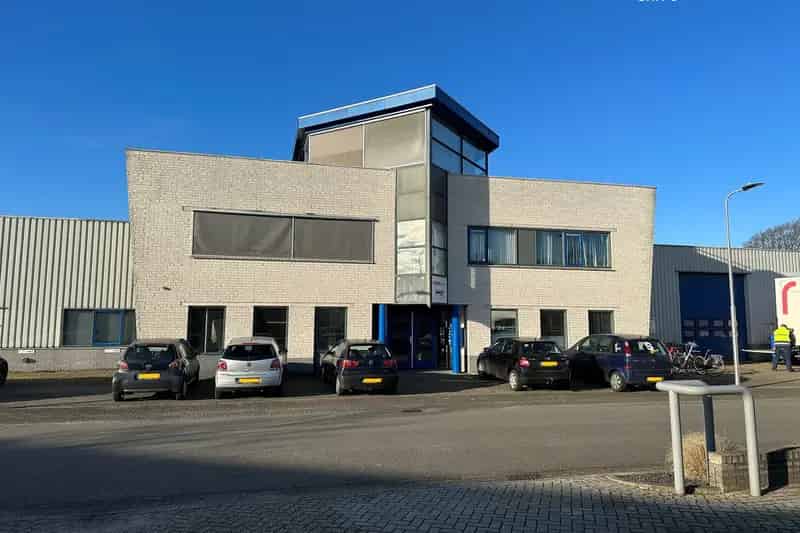 Bedrijfshal te huur Groenlo 821m² Kantoor 425m²