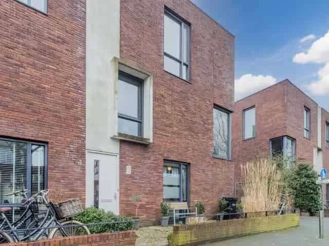 Ruime Eindwoning Hoge Veld 4 slaapkamers Dakterras Balkon
