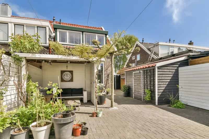 Huis te koop: Burgemeester van Esstraat 131 3195 AC Pernis Rotterdam 