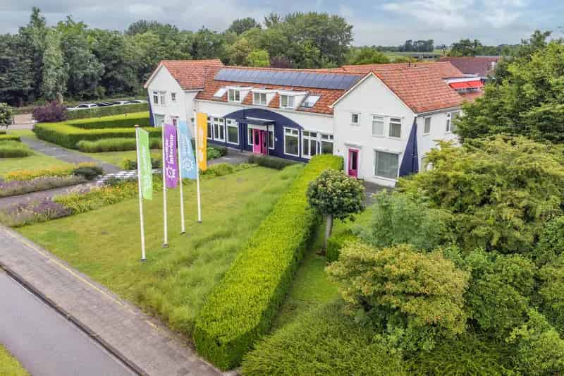 Kantoorpand Sneek 1640m2 te koop Bedrijfsgebouw bedrijfswoning