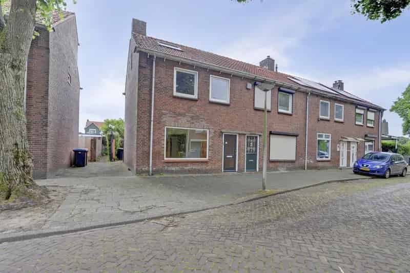 Hoekwoning Enschede Twekkelerveld 3 slaapkamers Tuin Zolder